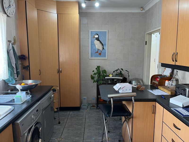 Lovely, Spacious Family Home in a Secure Boomed Area of Edenglen - Photo 9