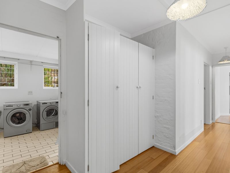 Elevated Ocean Living: Short-Term Coastal Retreat - Photo 10