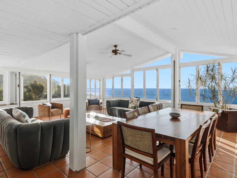 Elevated Ocean Living: Short-Term Coastal Retreat - Photo 9