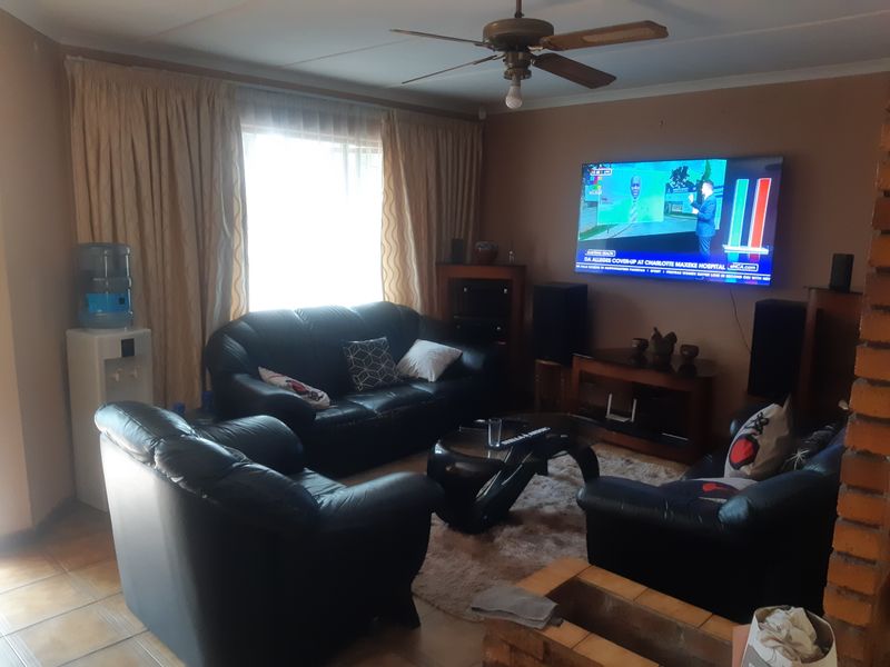 Your Forever Home Awaits in Regency Park - Photo 5