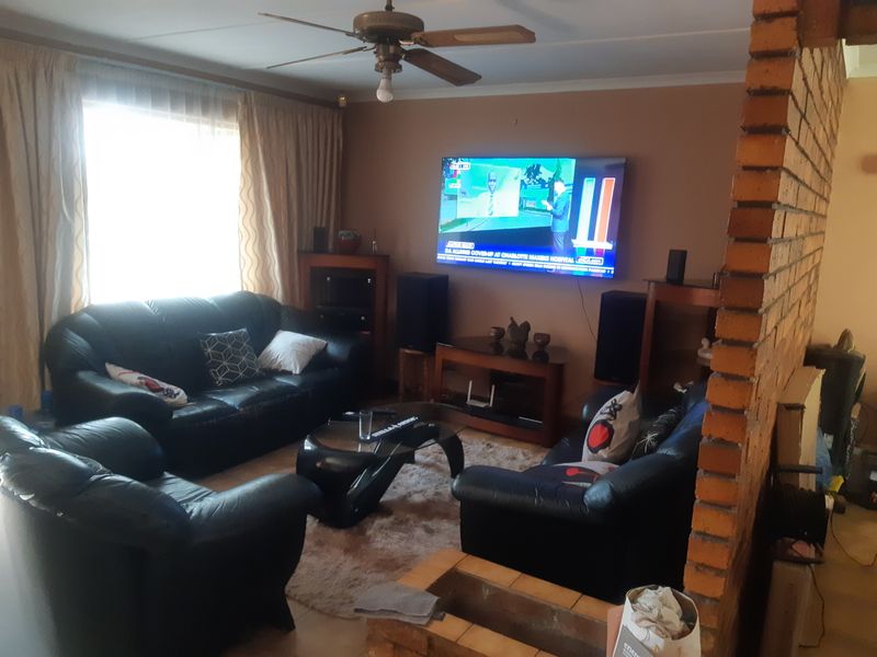 Your Forever Home Awaits in Regency Park - Photo 4