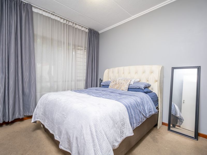 Garden apartment in Sunset Boulevard, Lonehill - Photo 3