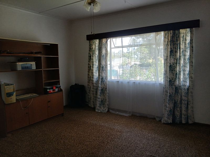 Spacious Family Home with Huge Yard and Development Potential. - Photo 10