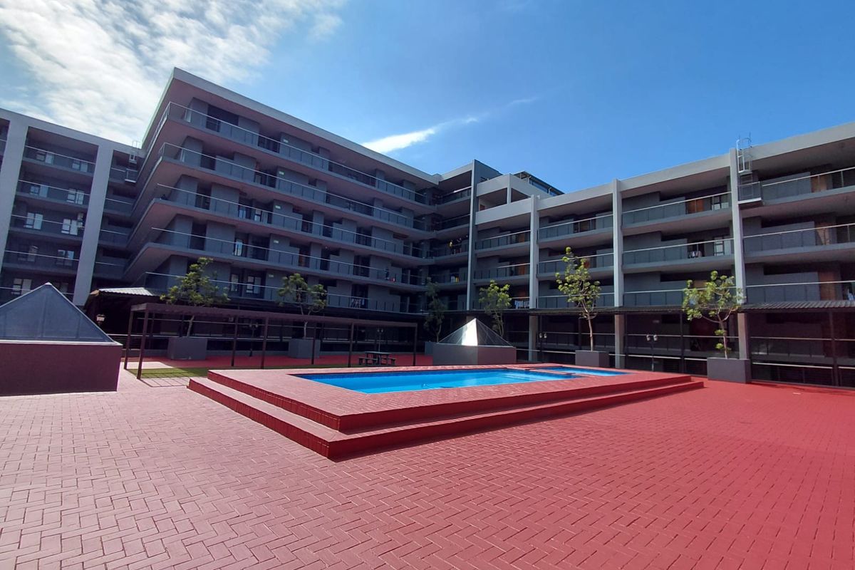 Spacious, Neat and modern 3 Bedroom apartment - Photo 3