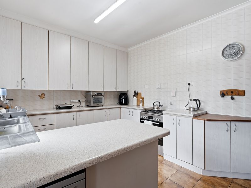 Versatile Family Home with Cottage, Pool & Prime Pinelands Location - Photo 9