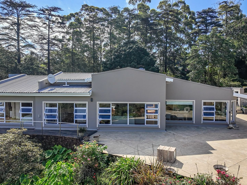 Stylish Living / Exceptional Views / Premium Position / Income Potential. - Photo 6