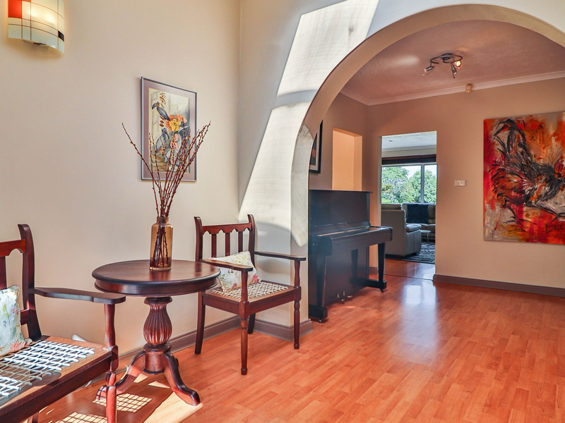 Stylish Living / Exceptional Views / Premium Position / Income Potential. - Photo 7