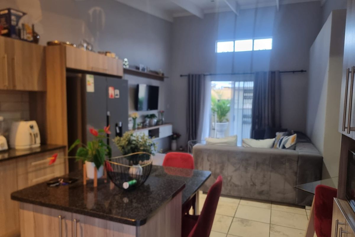 Townhouse For Sale In Rustenburg - Photo 2