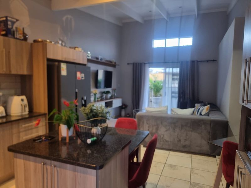 Townhouse For Sale In Rustenburg - Photo 2