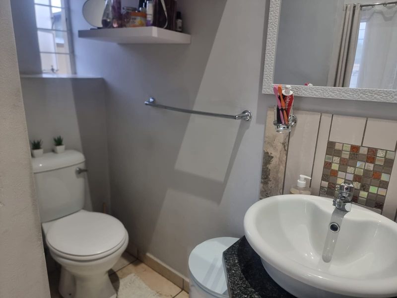 Townhouse For Sale In Rustenburg - Photo 9