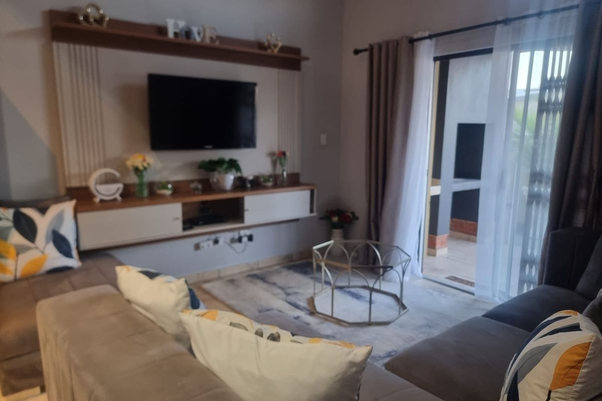 Townhouse For Sale In Rustenburg - Photo 5