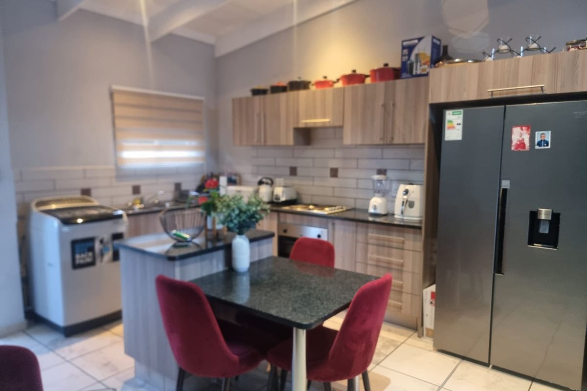 Townhouse For Sale In Rustenburg - Photo 3