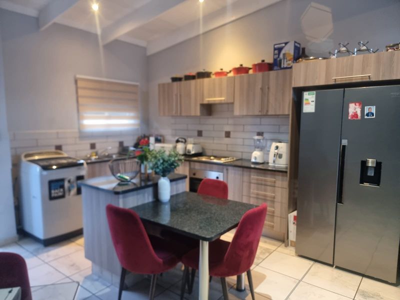 Townhouse For Sale In Rustenburg - Photo 3