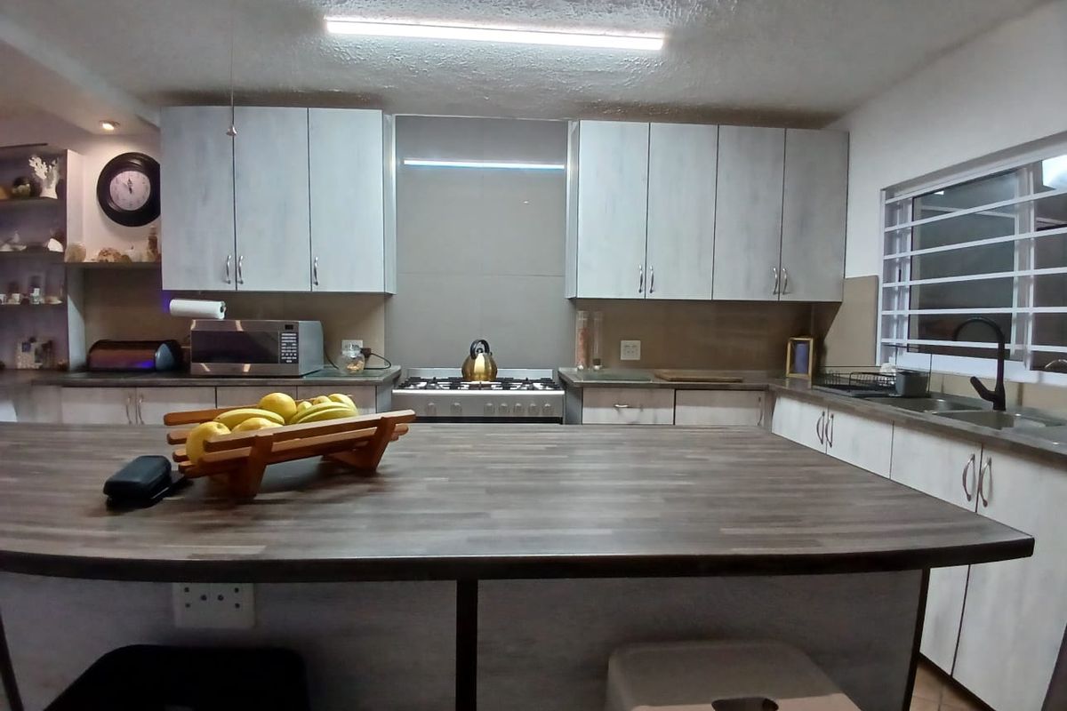 3 bedrooms townhouse  Cambridge west - Photo 2