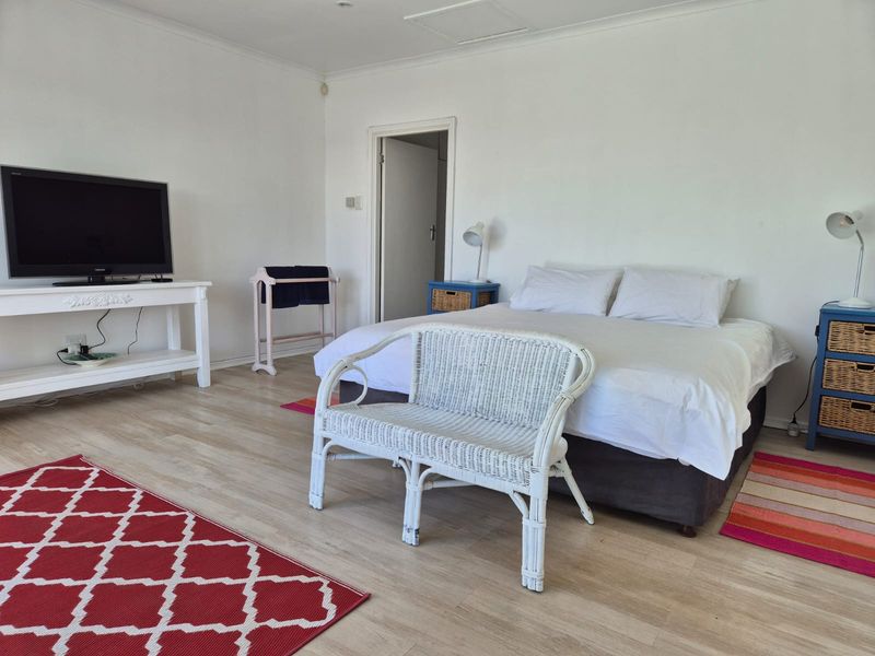 Elevated Coastal Living with Sea & Mountain Views - Photo 7