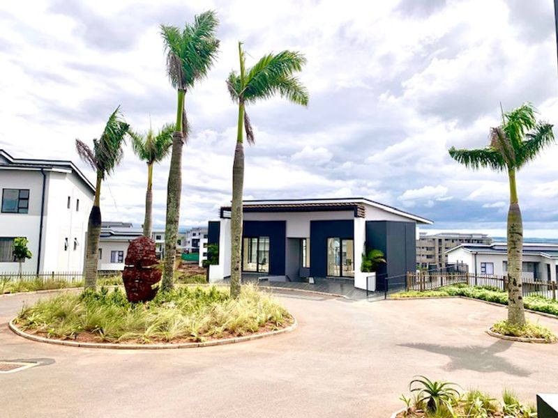 MODERN LIVING, 2 BEDROOM, 2 BATHROOM APARTMENT, DOUBLE SECURITY ACCESS ESTATE, AVAILABLE IMEDIATELY - Photo 4