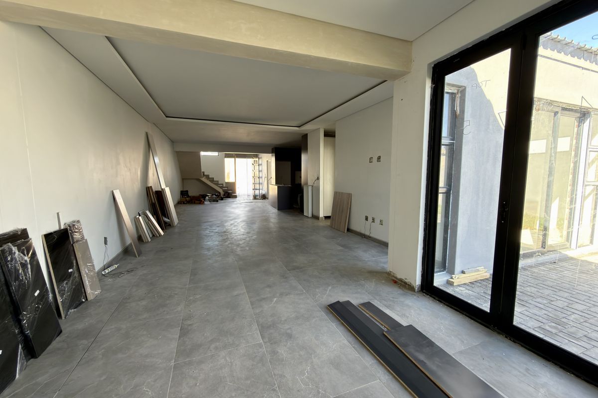 Newly Constructed 4 Bed Family Home! - Photo 3