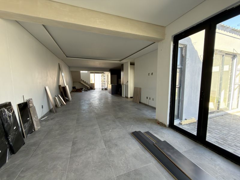 Newly Constructed 4 Bed Family Home! - Photo 3