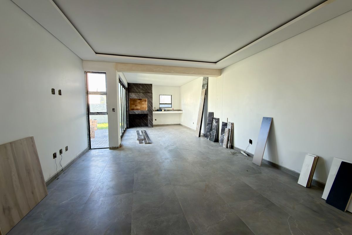 Newly Constructed 4 Bed Family Home! - Photo 2