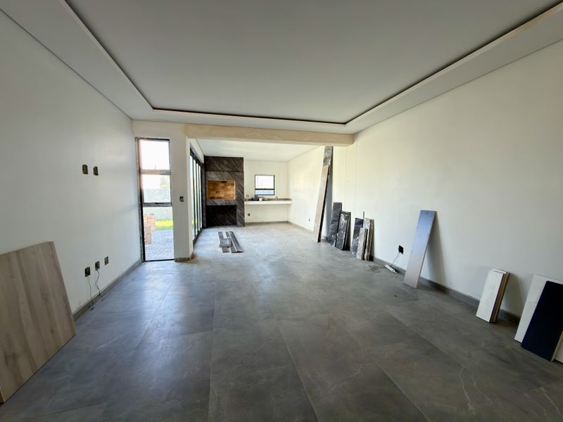 Newly Constructed 4 Bed Family Home! - Photo 2