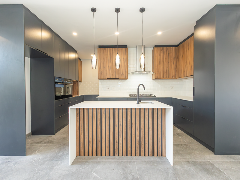 Newly Constructed 4 Bed Family Home! - Photo 3