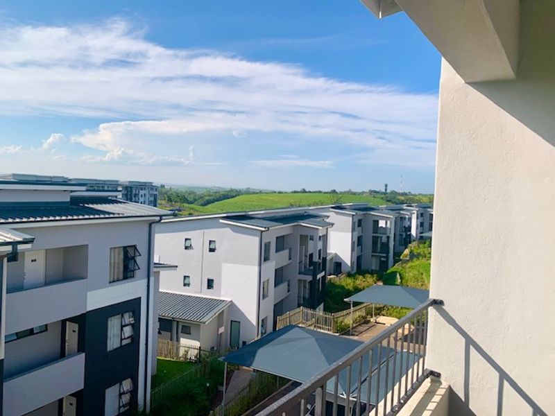 STYLISH 3RD FLOOR, 2 BEDROOM, 2 BATHROOM APARTMENT - FULLY FURNISHED WITH MODERN APLIANCES - Photo 5