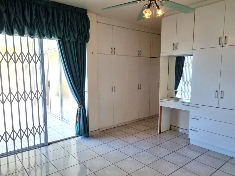 As far as the eye can see. - Photo 10