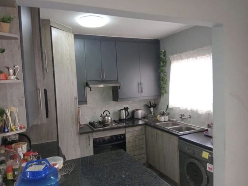 Secure, Stylish & Surrounded by Nature – Cane Creek Living at Its Best - Photo 10