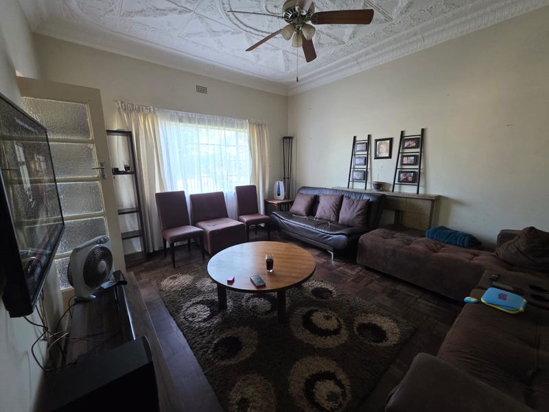 Warm & Welcoming Family Home in a Secure, Convenient Location - Photo 7