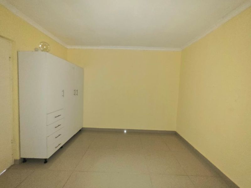 Exceptional 9-Bedroom Investment Property with Income-Generating Potential - Photo 9