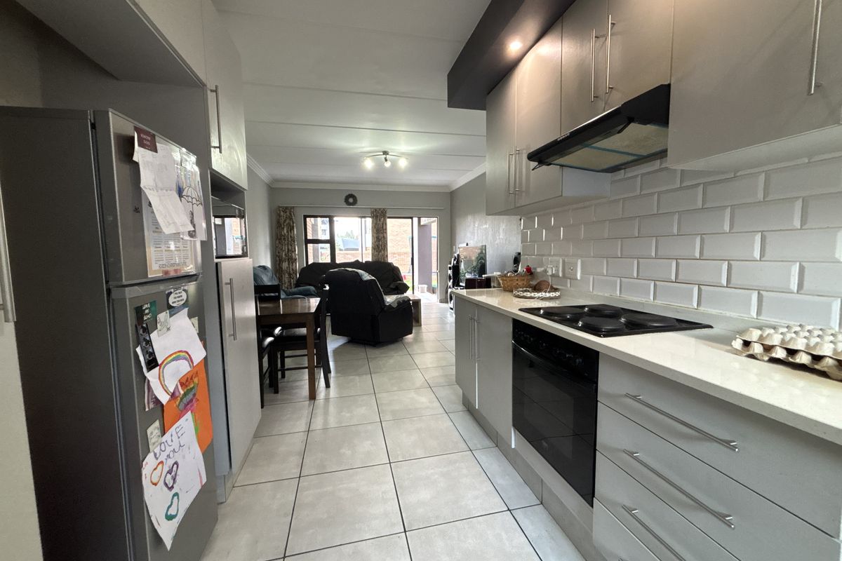 Modern Ground Floor Living in The Views, Boksburg - Photo 4