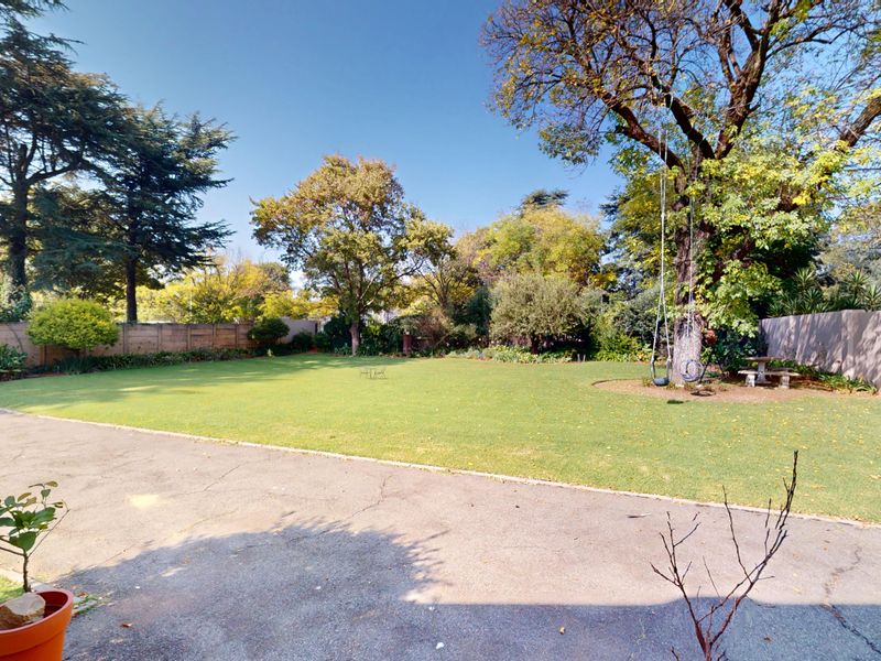 Exceptional 4-Bedroom Family Home with Solar, Borehole and Income-Generating Flatlets - Photo 2