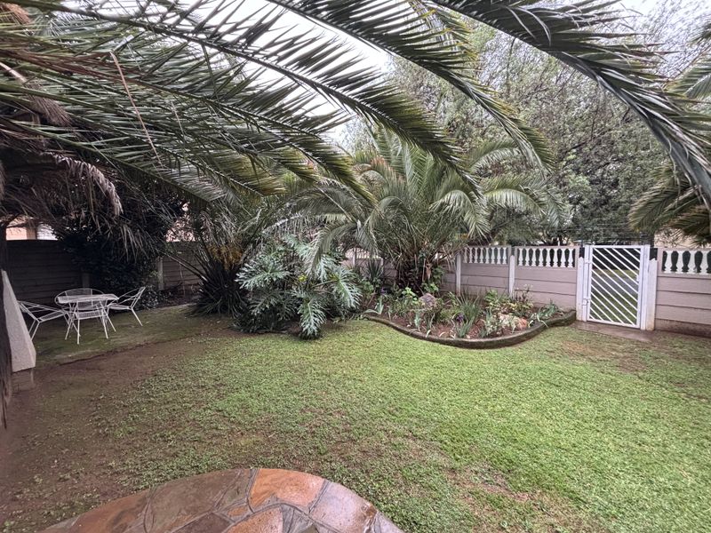 Spacious Family Home with Pool, Lapa and Flatlet in Witkoppie Ridge - Photo 5