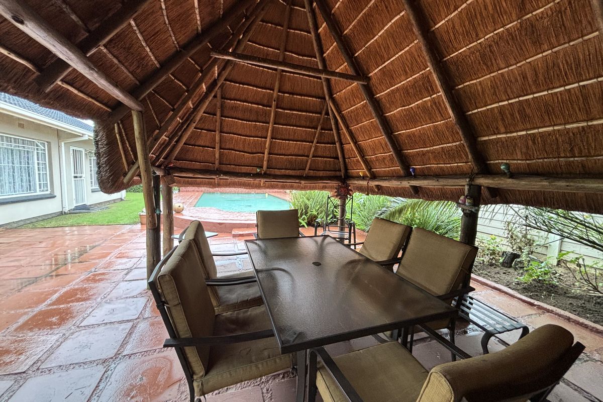 Spacious Family Home with Pool, Lapa and Flatlet in Witkoppie Ridge - Photo 3