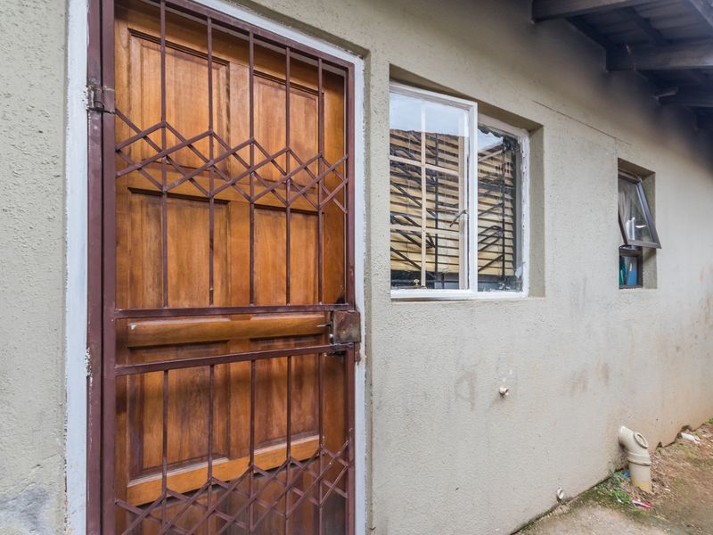 Income-Generating 8-Unit Investment Property in Cosmo City Ext 8 - Photo 4