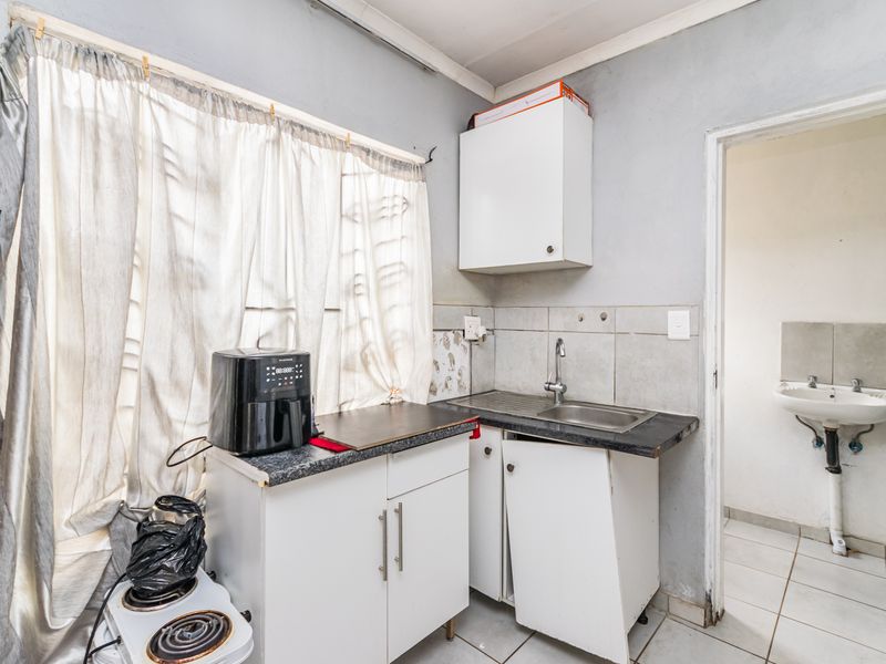 Income-Generating 8-Unit Investment Property in Cosmo City Ext 8 - Photo 10