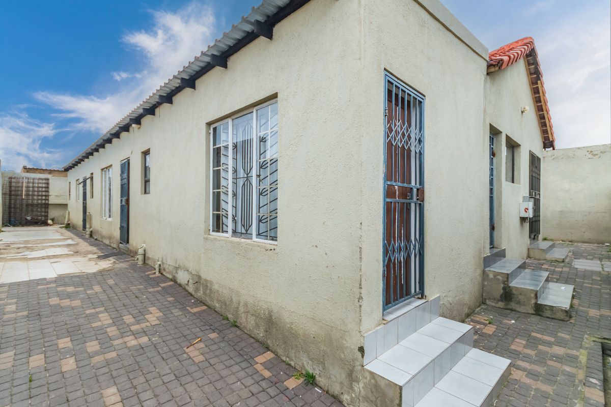 Income-Generating 8-Unit Investment Property in Cosmo City Ext 8 - Photo 5