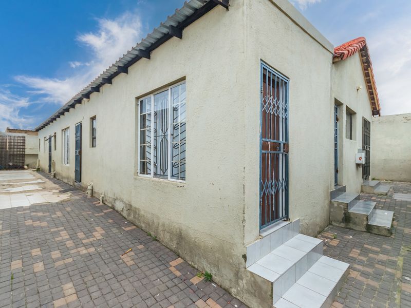 Income-Generating 8-Unit Investment Property in Cosmo City Ext 8 - Photo 5