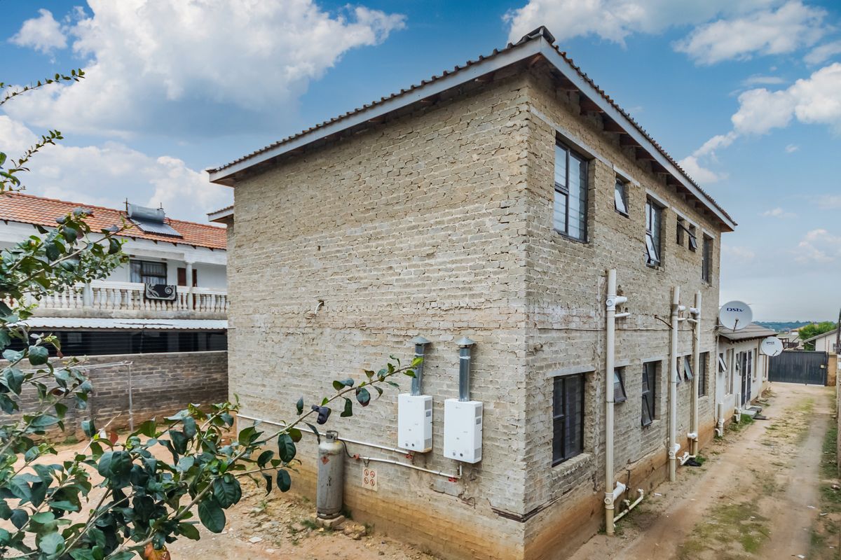 High-Yield 12-Unit Investment  in Cosmo Ext 8 – Priced to Sell Fast - Photo 4