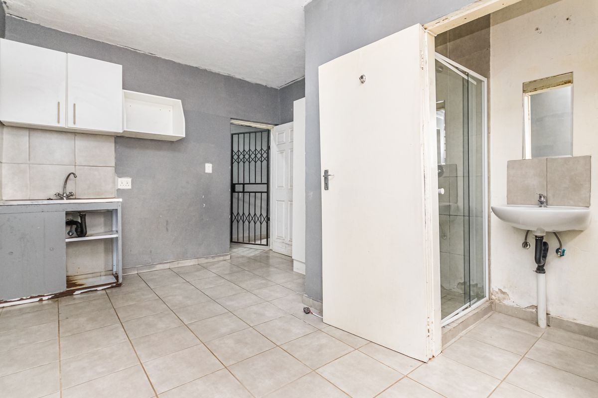 High-Yield 12-Unit Investment  in Cosmo Ext 8 – Priced to Sell Fast - Photo 5