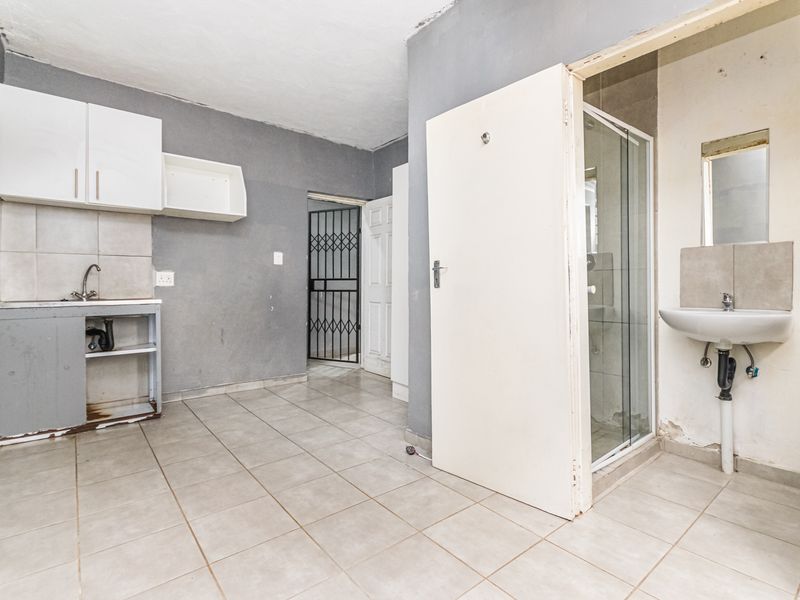 High-Yield 12-Unit Investment  in Cosmo Ext 8 – Priced to Sell Fast - Photo 5