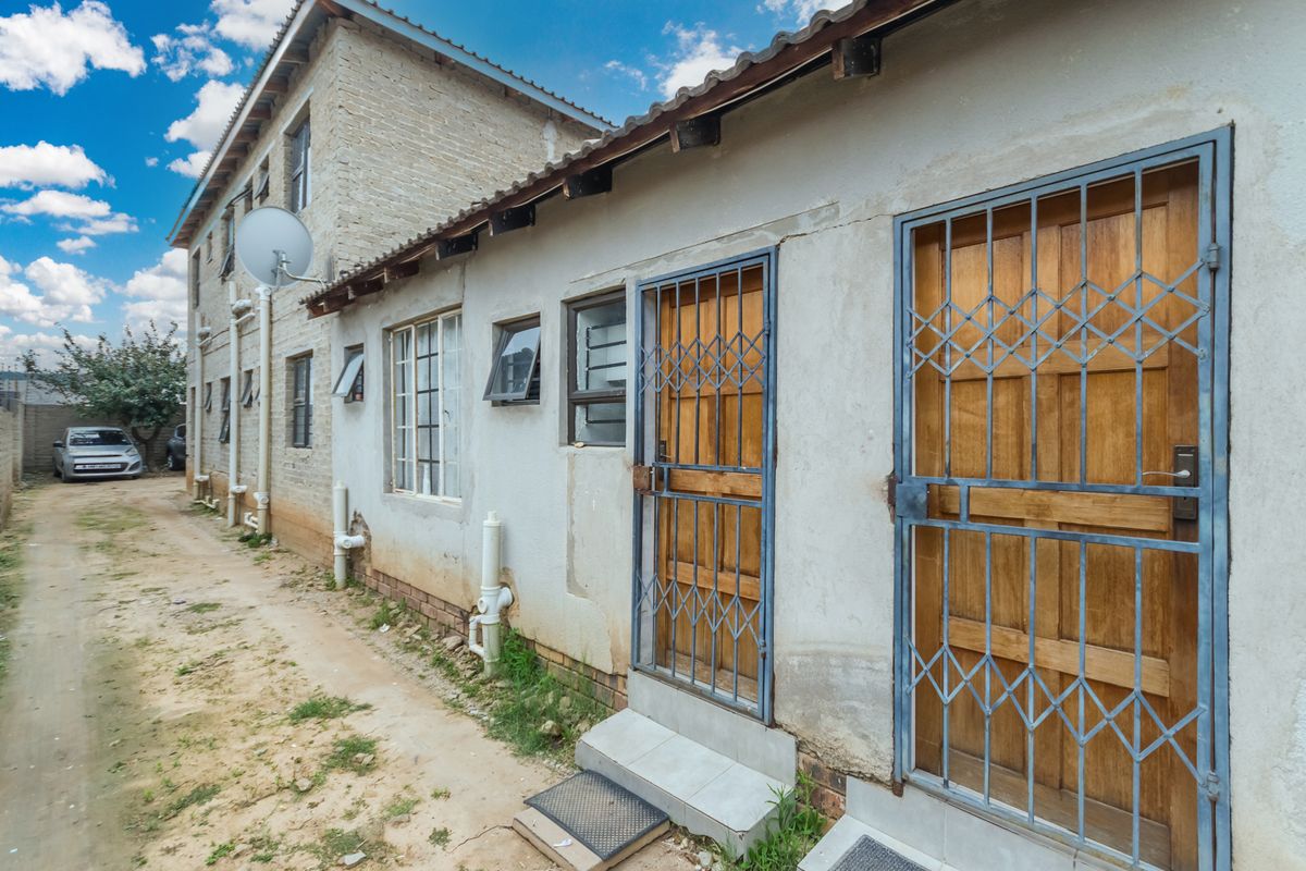 High-Yield 12-Unit Investment  in Cosmo Ext 8 – Priced to Sell Fast - Photo 2