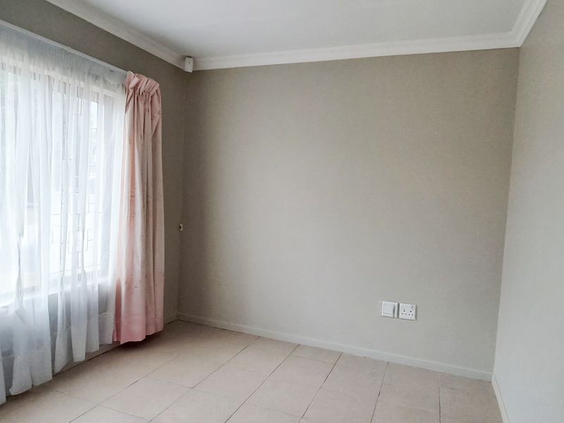 PARSONSVLEI 2 BED 1 BATH TOWNHOUSE WITH SINGLE GARAGE FOR RENT - Photo 7