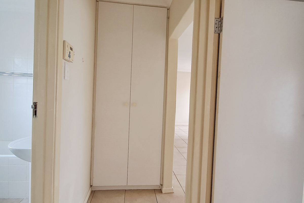 PARSONSVLEI 2 BED 1 BATH TOWNHOUSE WITH SINGLE GARAGE FOR RENT - Photo 5