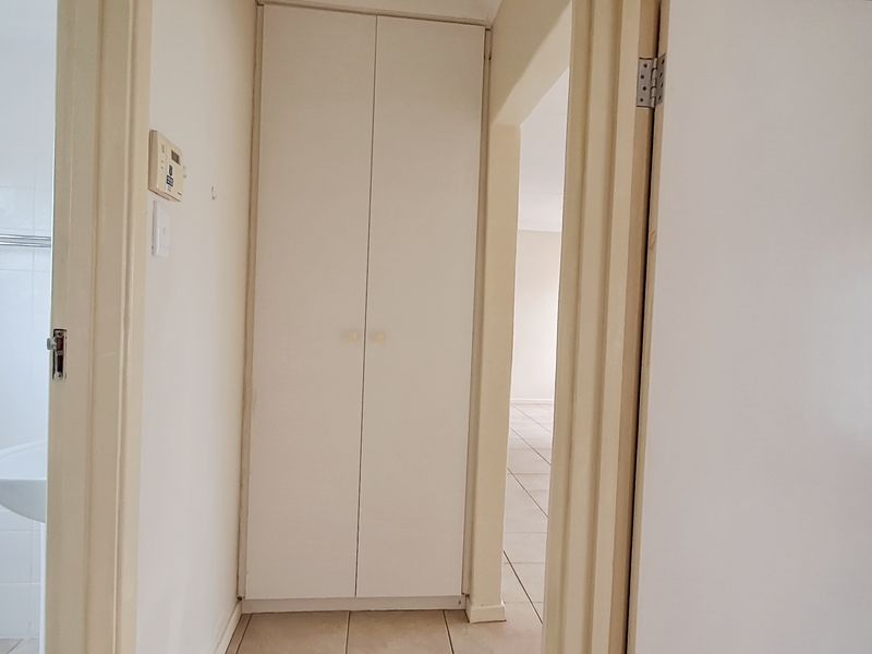 PARSONSVLEI 2 BED 1 BATH TOWNHOUSE WITH SINGLE GARAGE FOR RENT - Photo 5