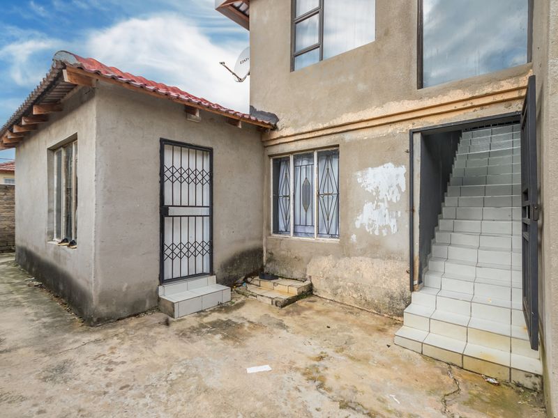 High-Visibility, Income-Generating 10-Unit Investment Property in Cosmo City -Ext 0 or Ext 5 - Photo 4