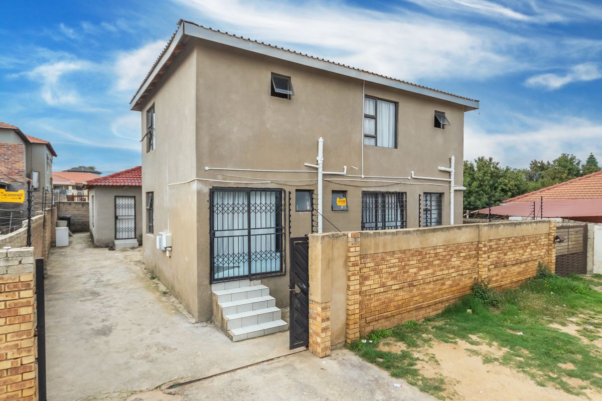 High-Visibility, Income-Generating 10-Unit Investment Property in Cosmo City -Ext 0 or Ext 5 - Photo 2