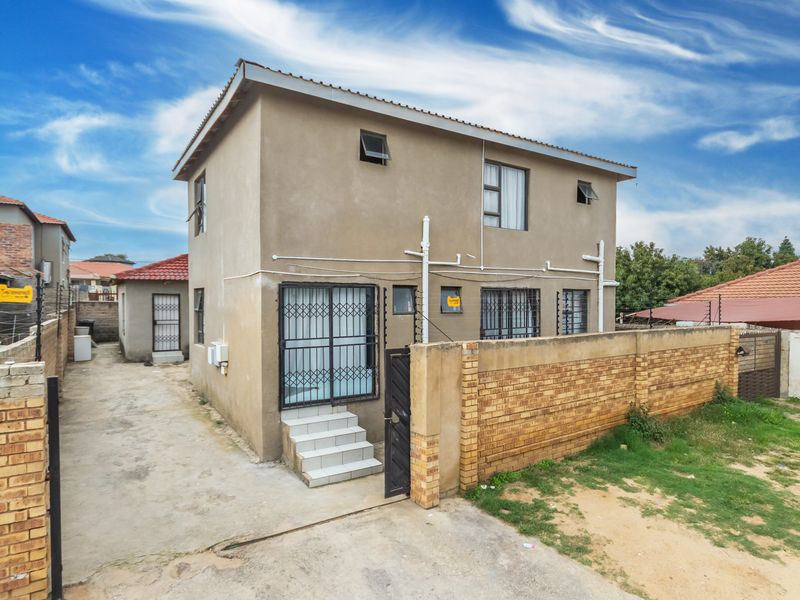 High-Visibility, Income-Generating 10-Unit Investment Property in Cosmo City -Ext 0 or Ext 5 - Photo 2