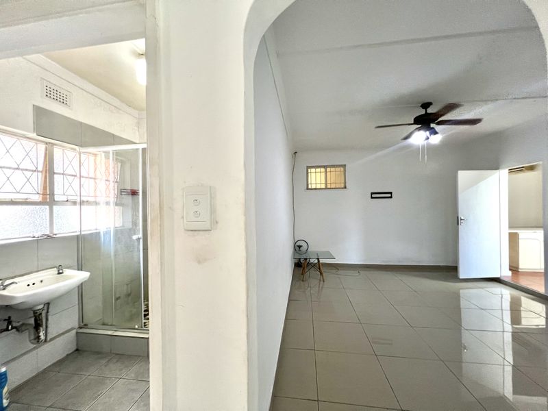 Musgrave Two Bedroom flat for let - Photo 8