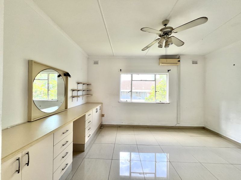 Musgrave Two Bedroom flat for let - Photo 4